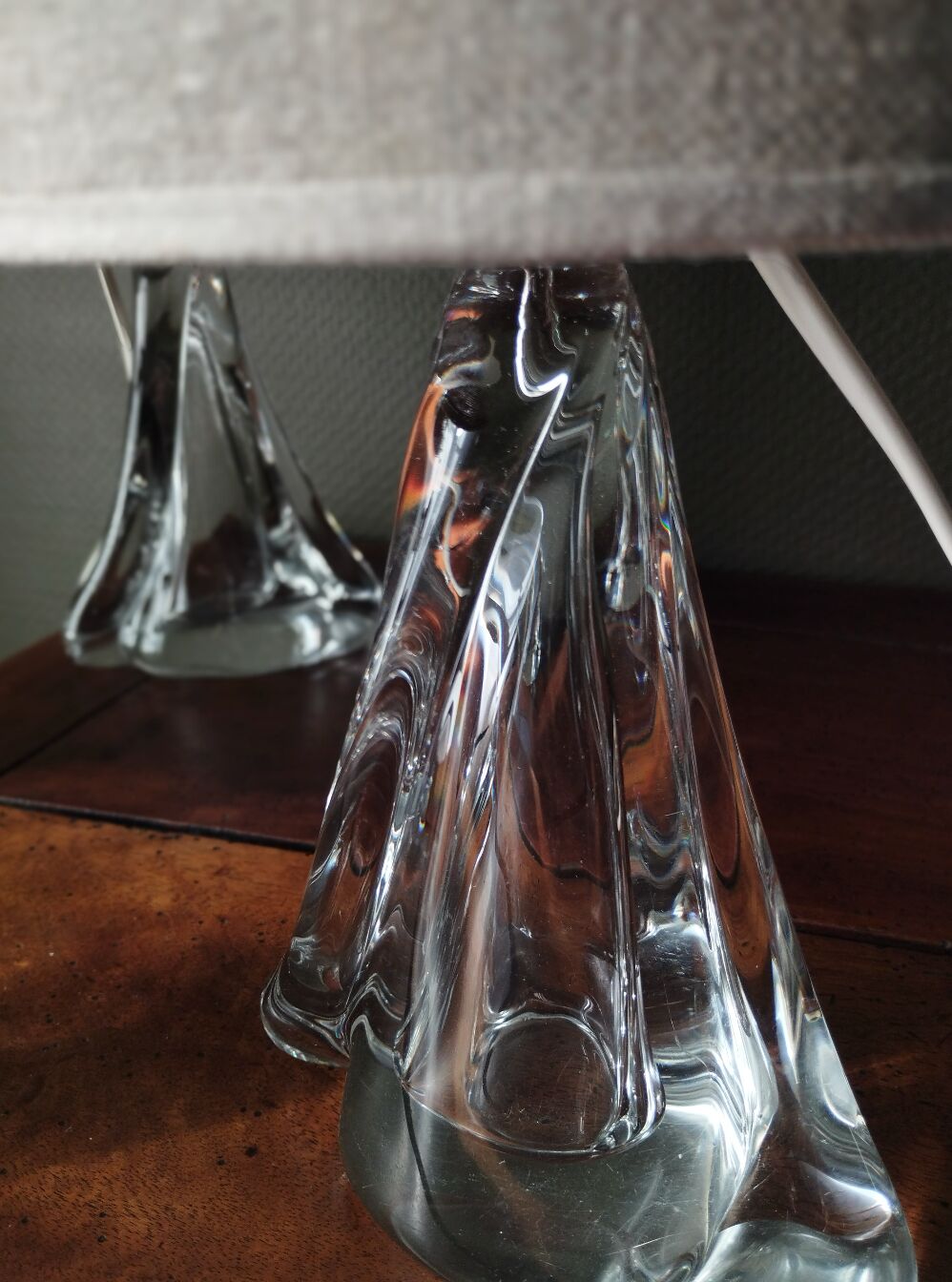 Pair of table lamps - Twisted transparent glass bases from the 1950s - Hemp shades