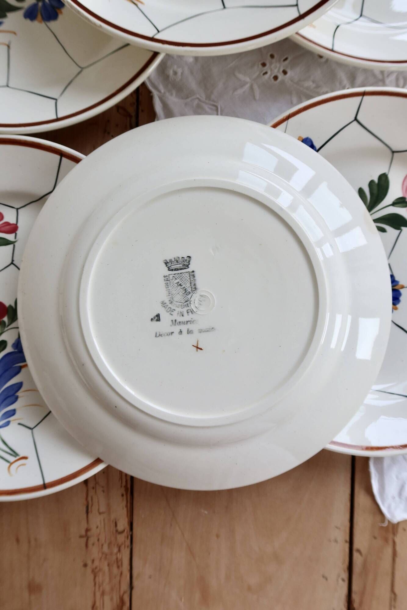 6 vintage flat plates faience Saint-Amand model Maurice – Flora decor