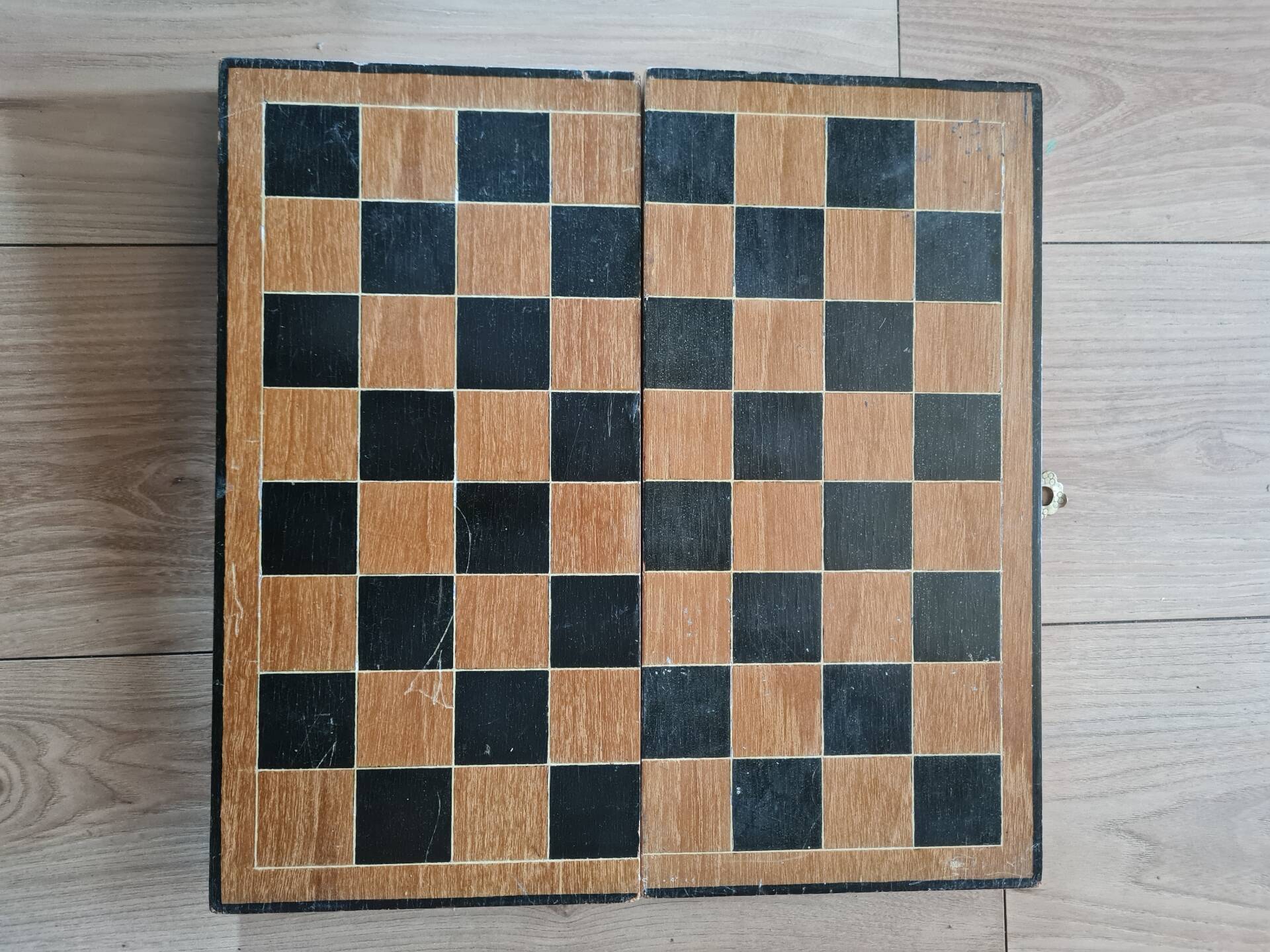 Vintage Wooden and Velvet Folding Chess Set Hong Kong - 37x37 cm