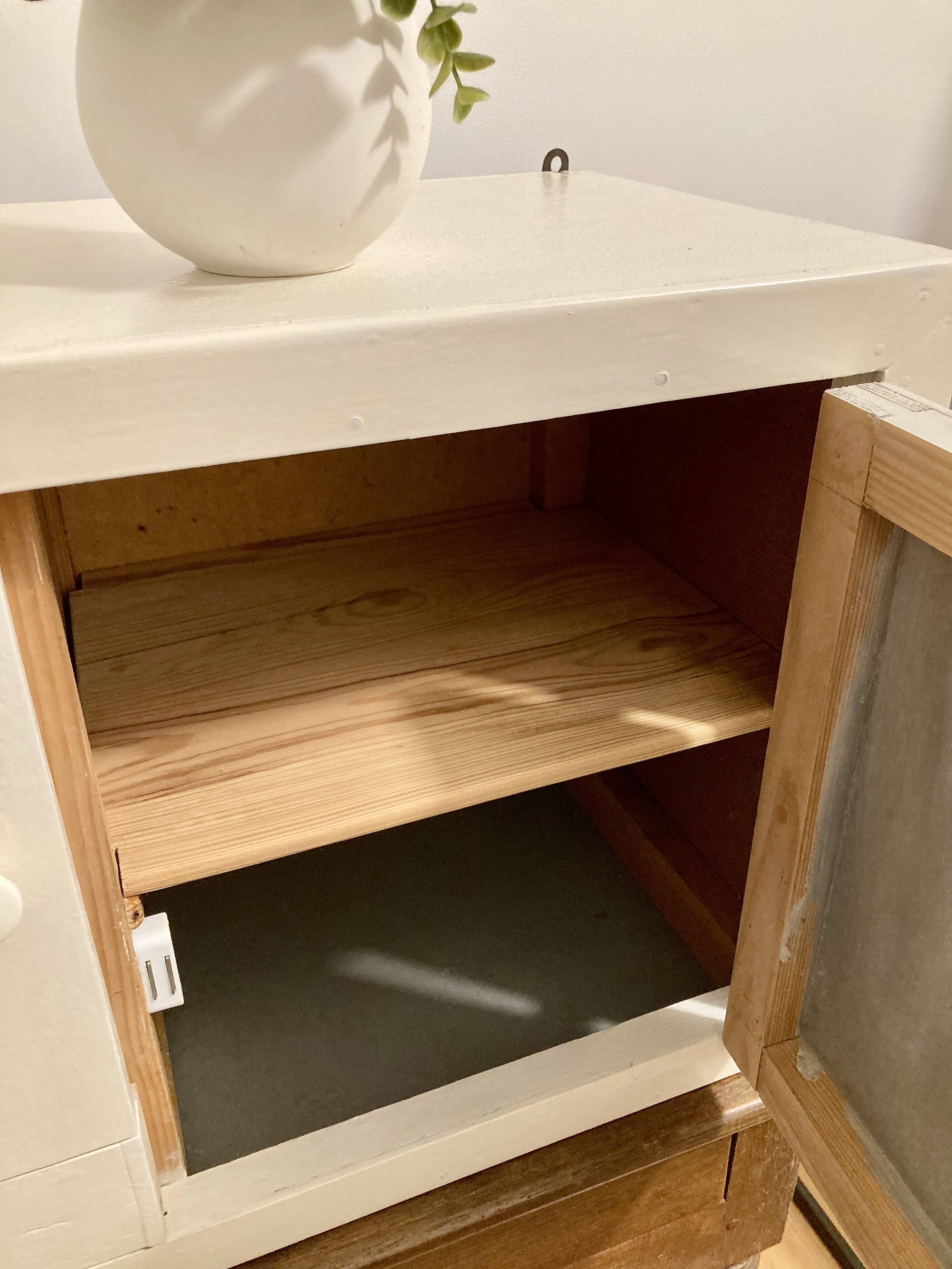 Medicine cabinet from the 50s/60s