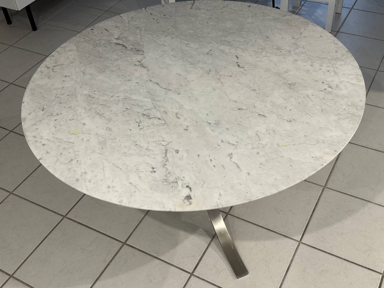 Vintage 1970s white Carrara marble dining table