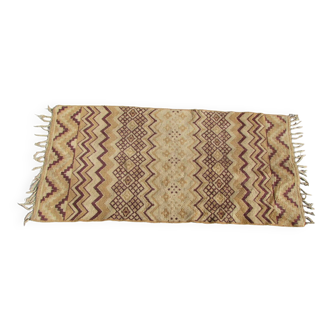 Small beige and brown rug, 125 x 65 cm