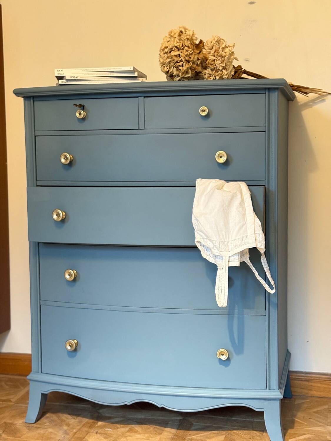 Commode semainier bleue zingueur
