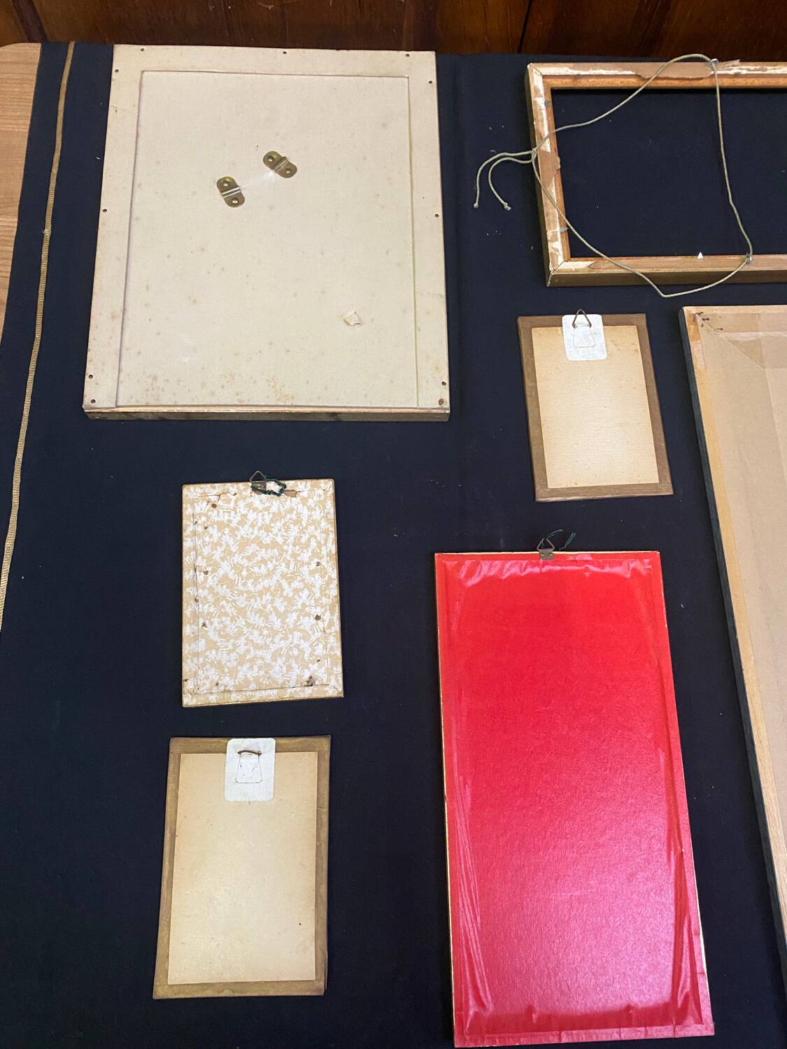 Set of 10 gilded wood or vintage resin frames