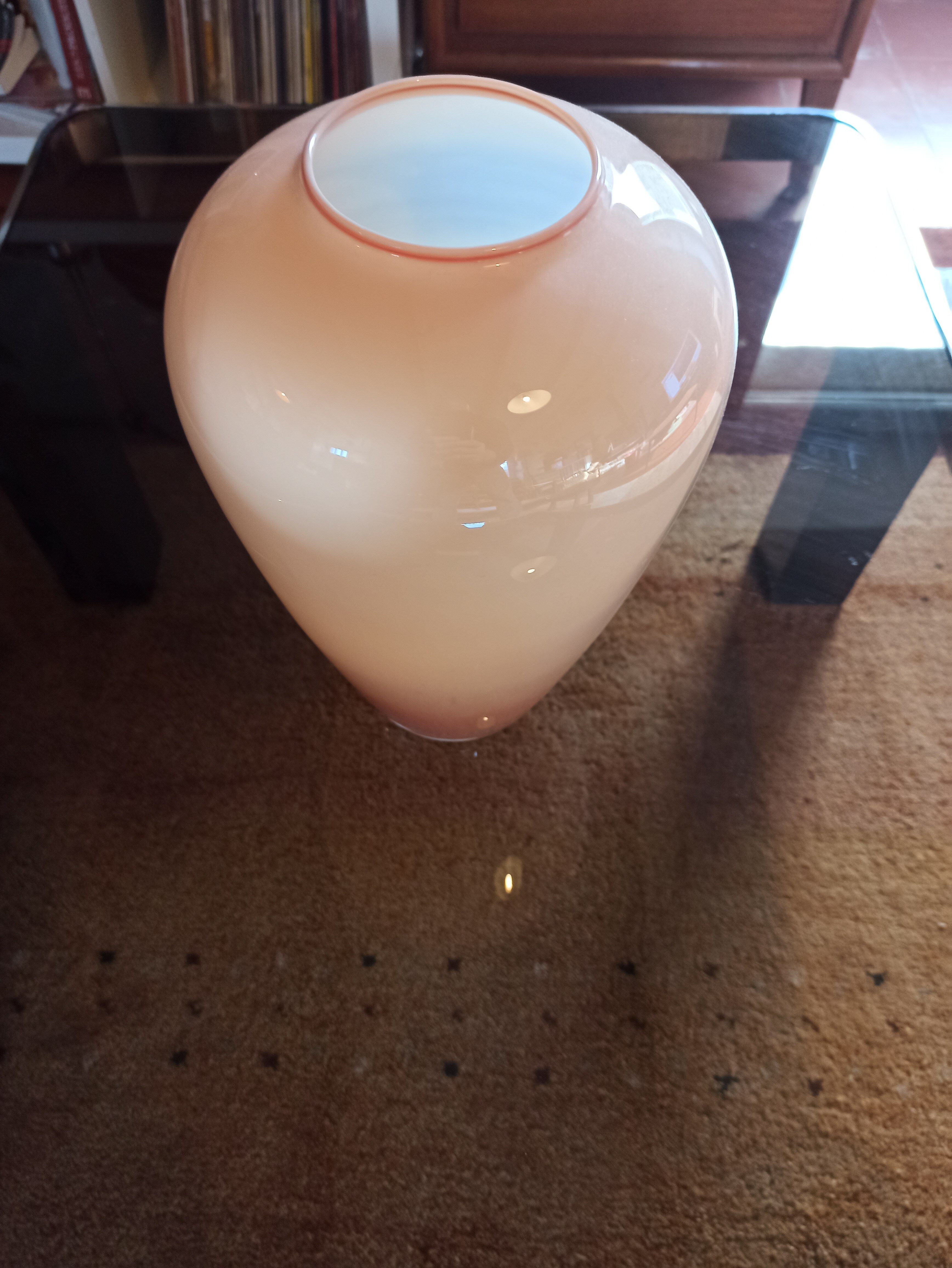 Pink gradient glass vase with edging