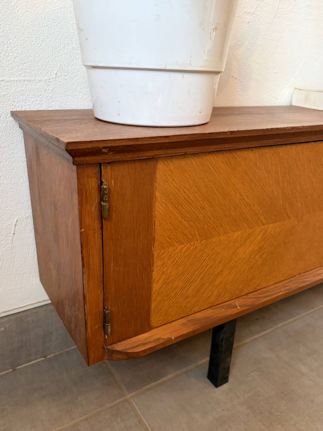 Enfilade basse vintage peu profonde