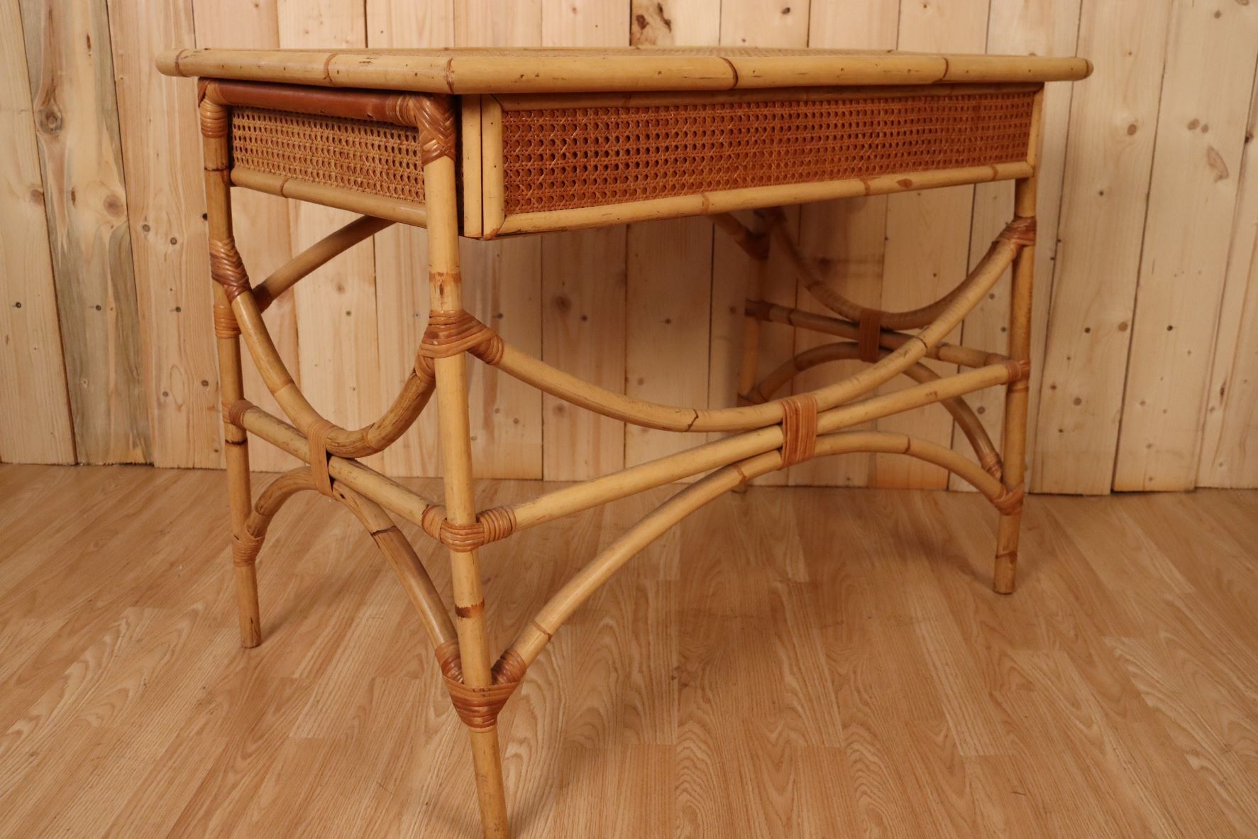 Rotin & cannage office