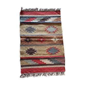 Tapis kilim en toile de jute et coton. 60cm x 100cm