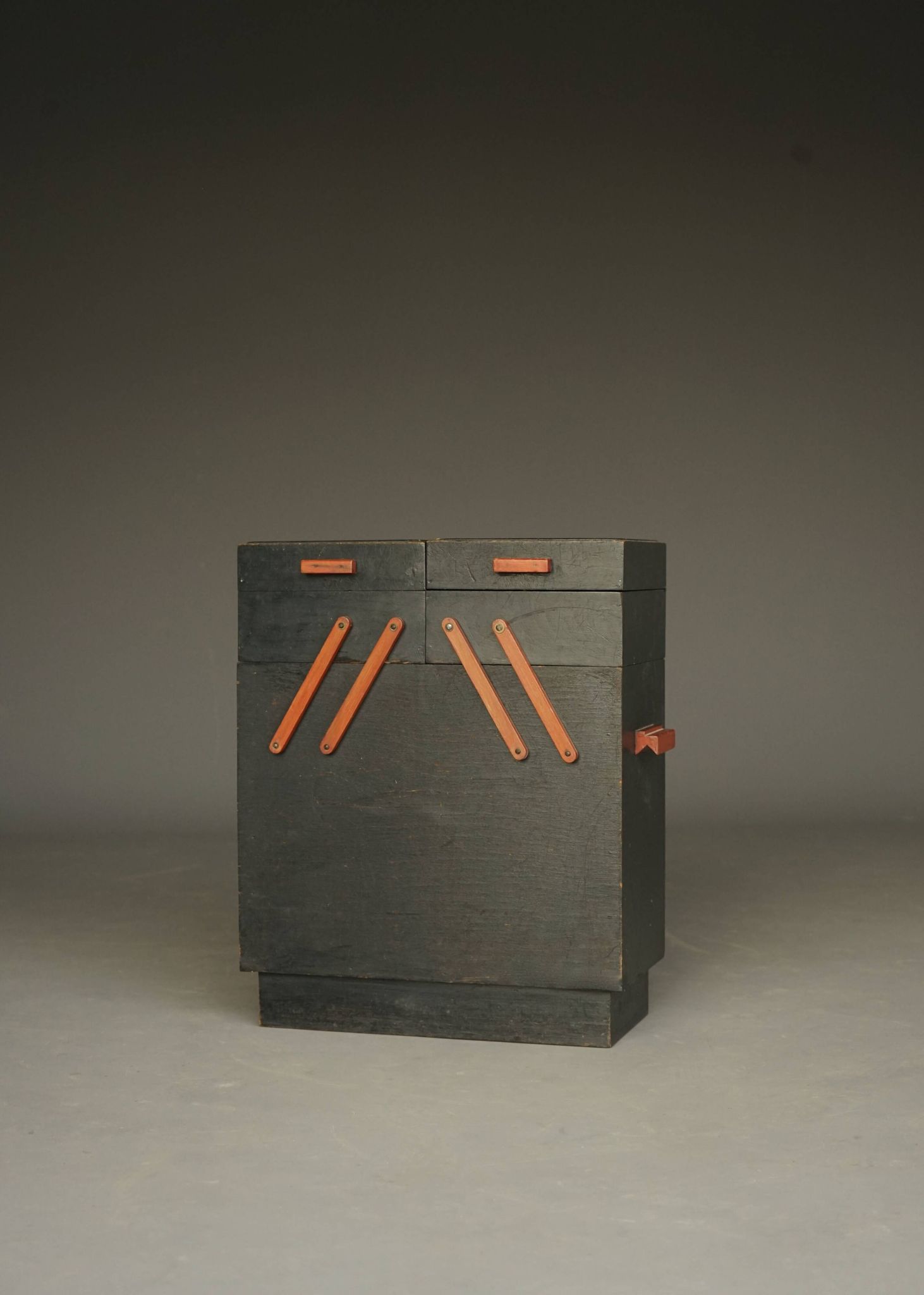 Cabinet de couture moderniste néerlandais. Années 1930.
