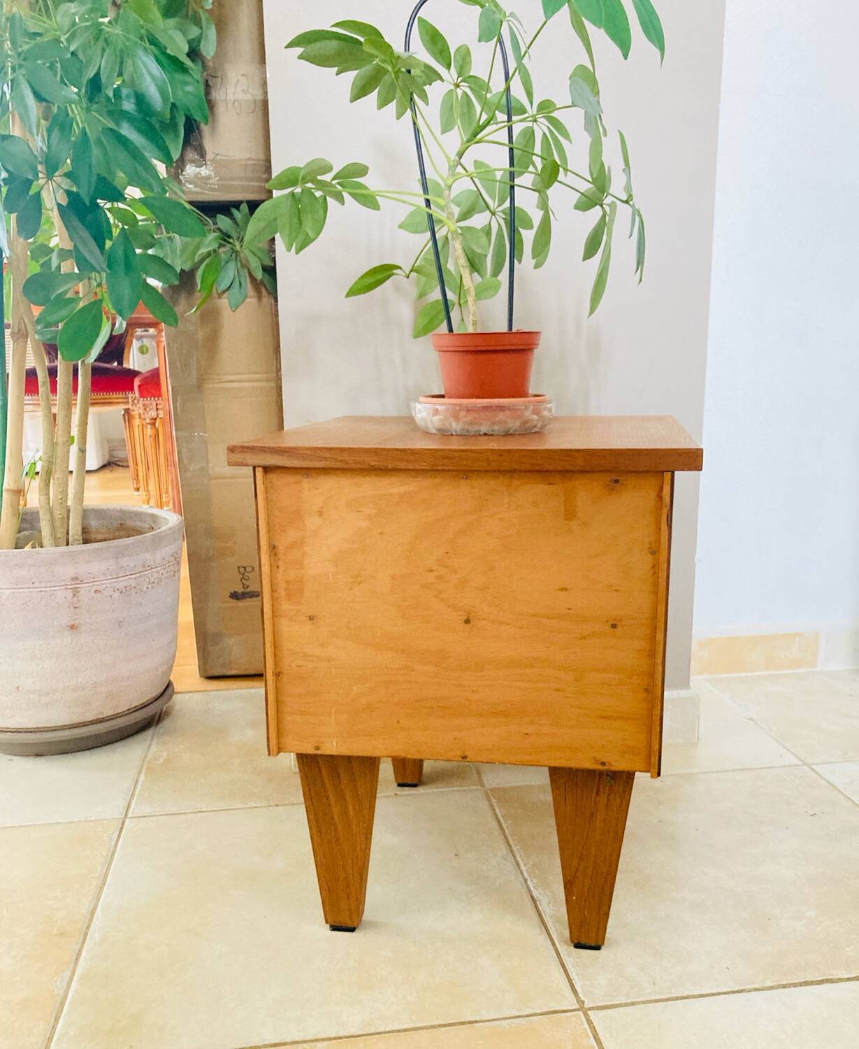 Art Deco oak bedside table from the early 20th century
