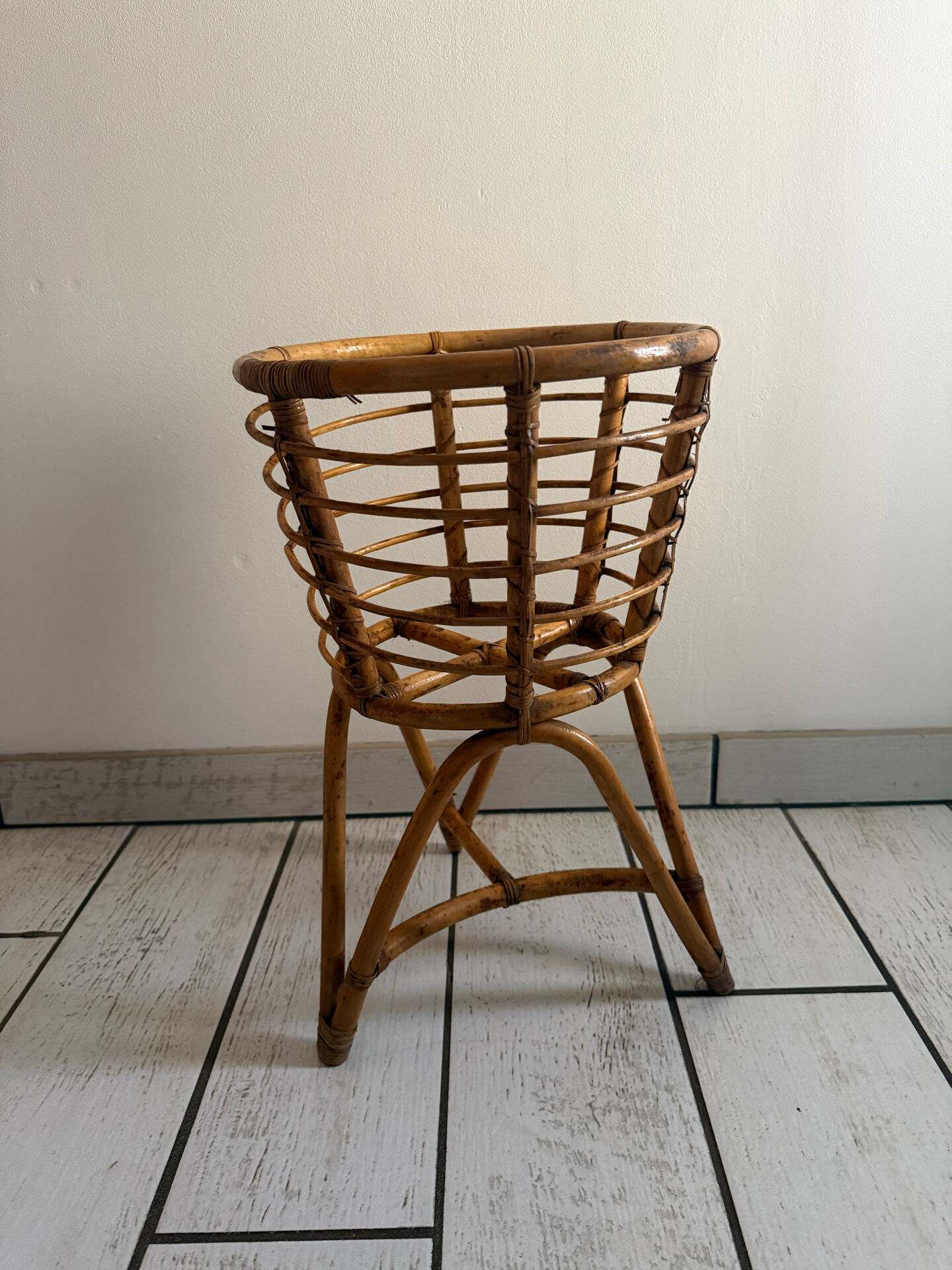 Support pour plante tripode