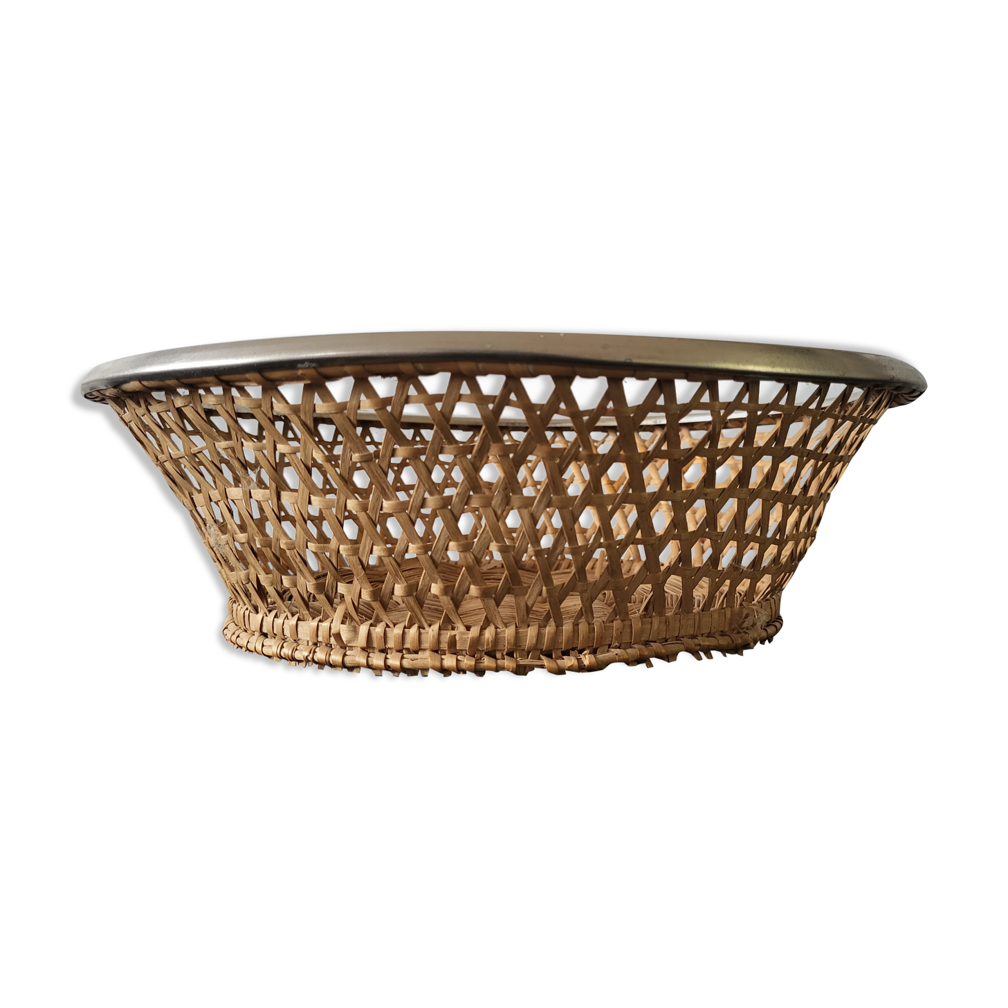 Braided wicker bread basket