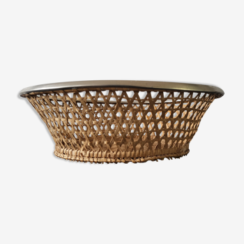 Braided wicker bread basket