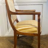 Fauteuil Directoire en hêtre or et tapisserie blanche France 19ème