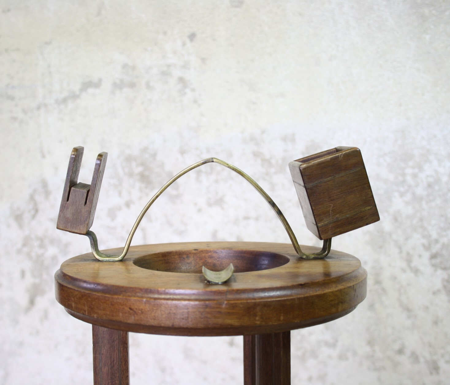 Art deco smoker's foot