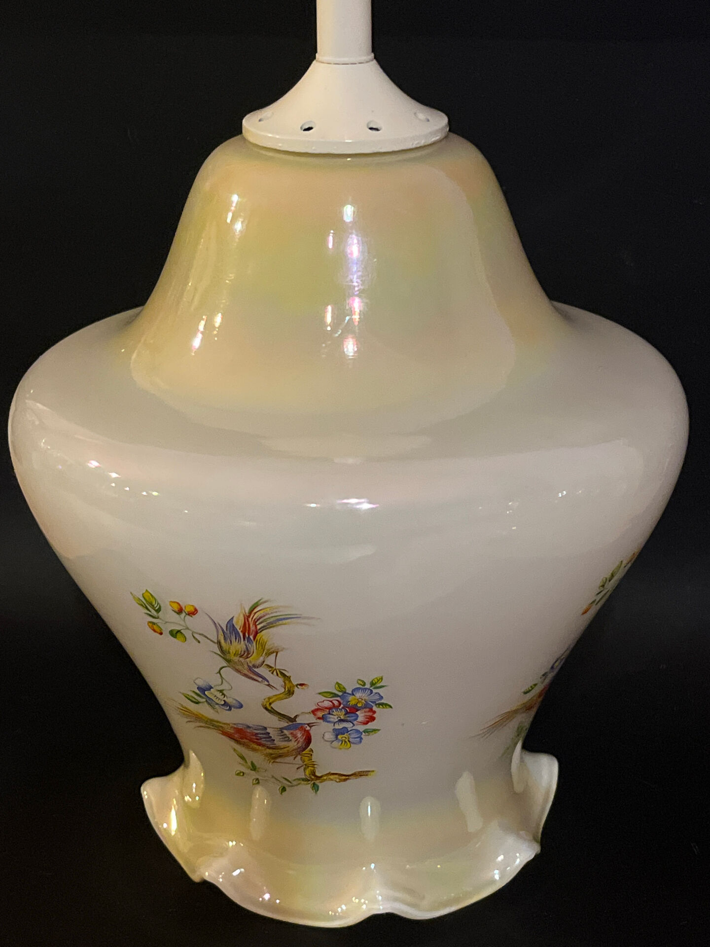 New vintage suspension in iridescent opaline – Attributed to Vianne