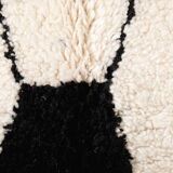 Handmade Berber rug, traditional craftsmanship, size 150 x 250 cm