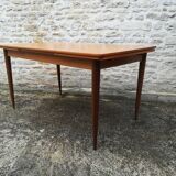 Table scandinave à deux allonges