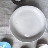 Large dish in white ceramic and earth