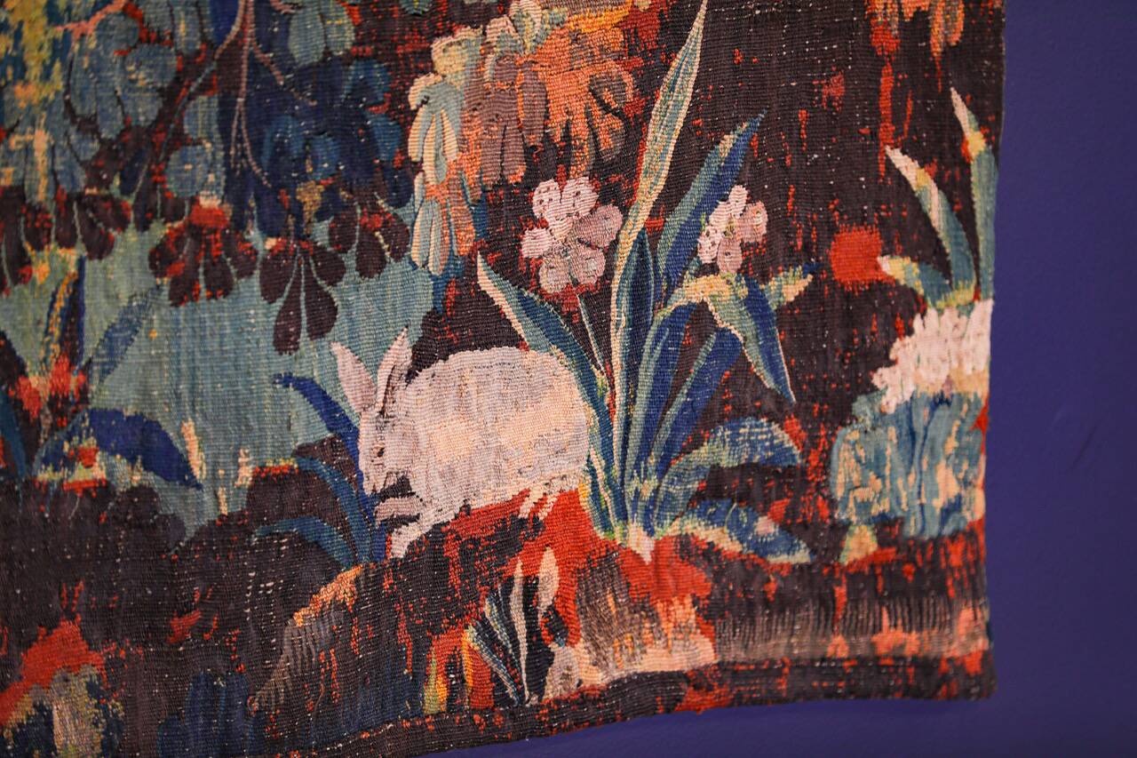 Flemish Verdure Tapestry in wool and silk. Late 17th Century.