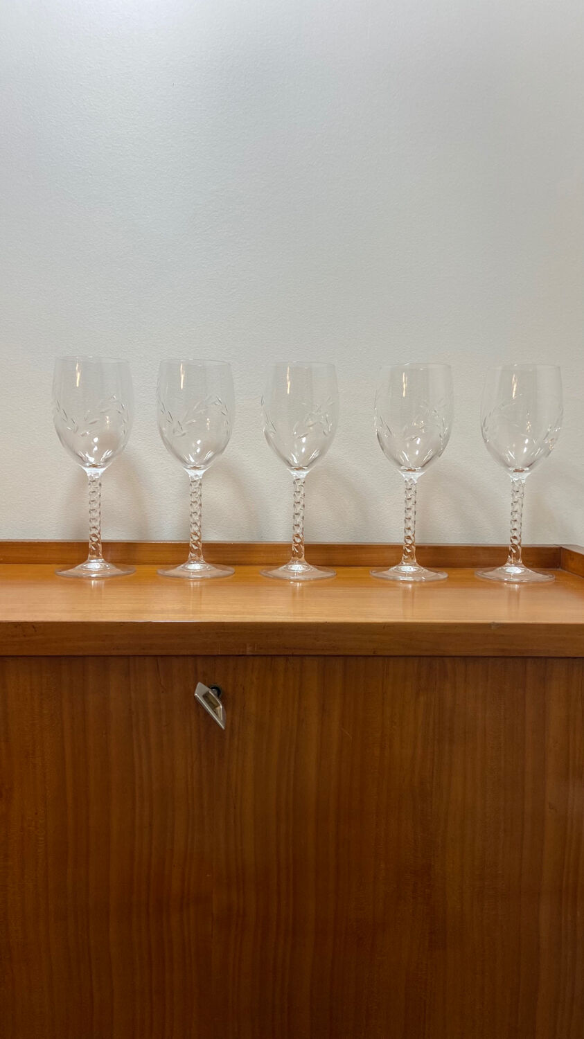 PRODUCT BHV - Set of 5 wine glasses in cut crystal 1970