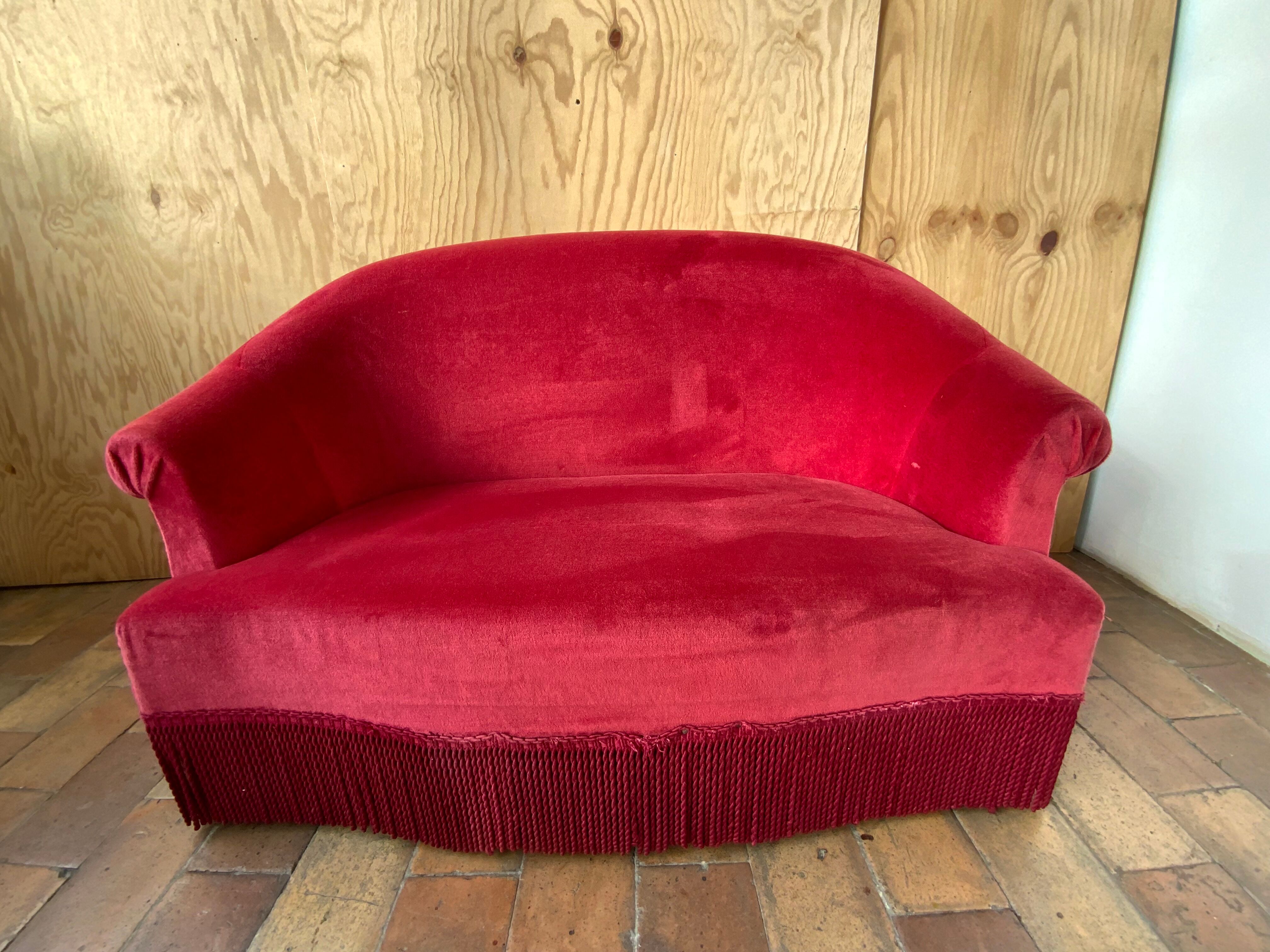 Toad sofa