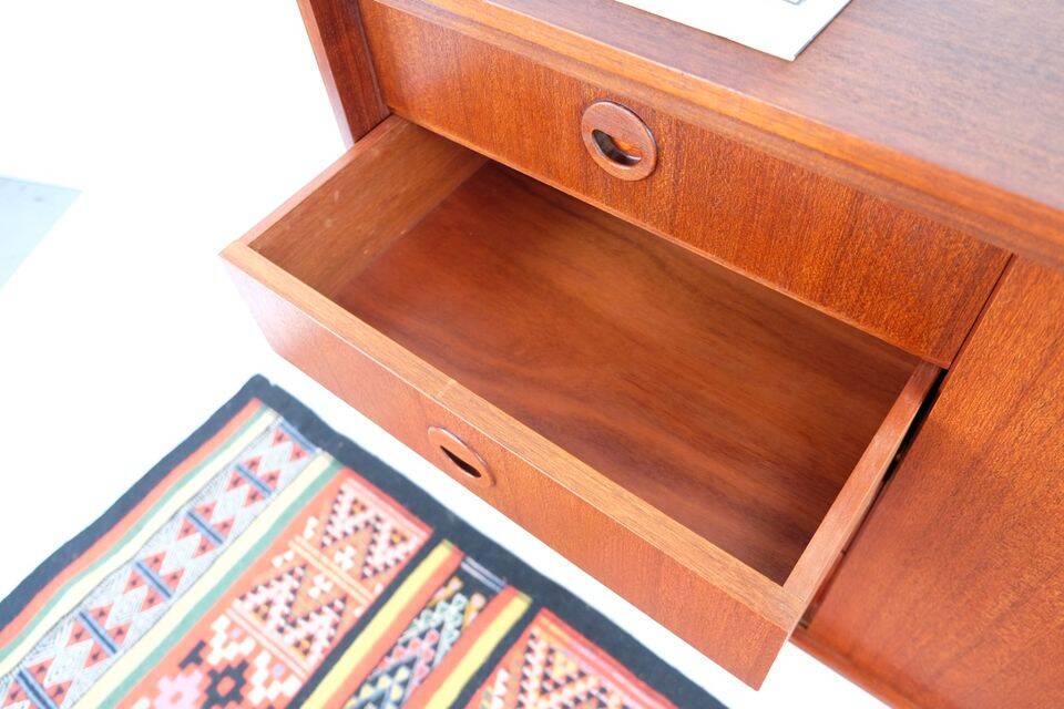 Commode vintage style années 60-70, motif teck, style rétro.