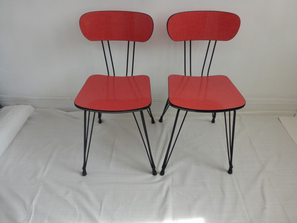 Formica eiffel foot table and its chairs