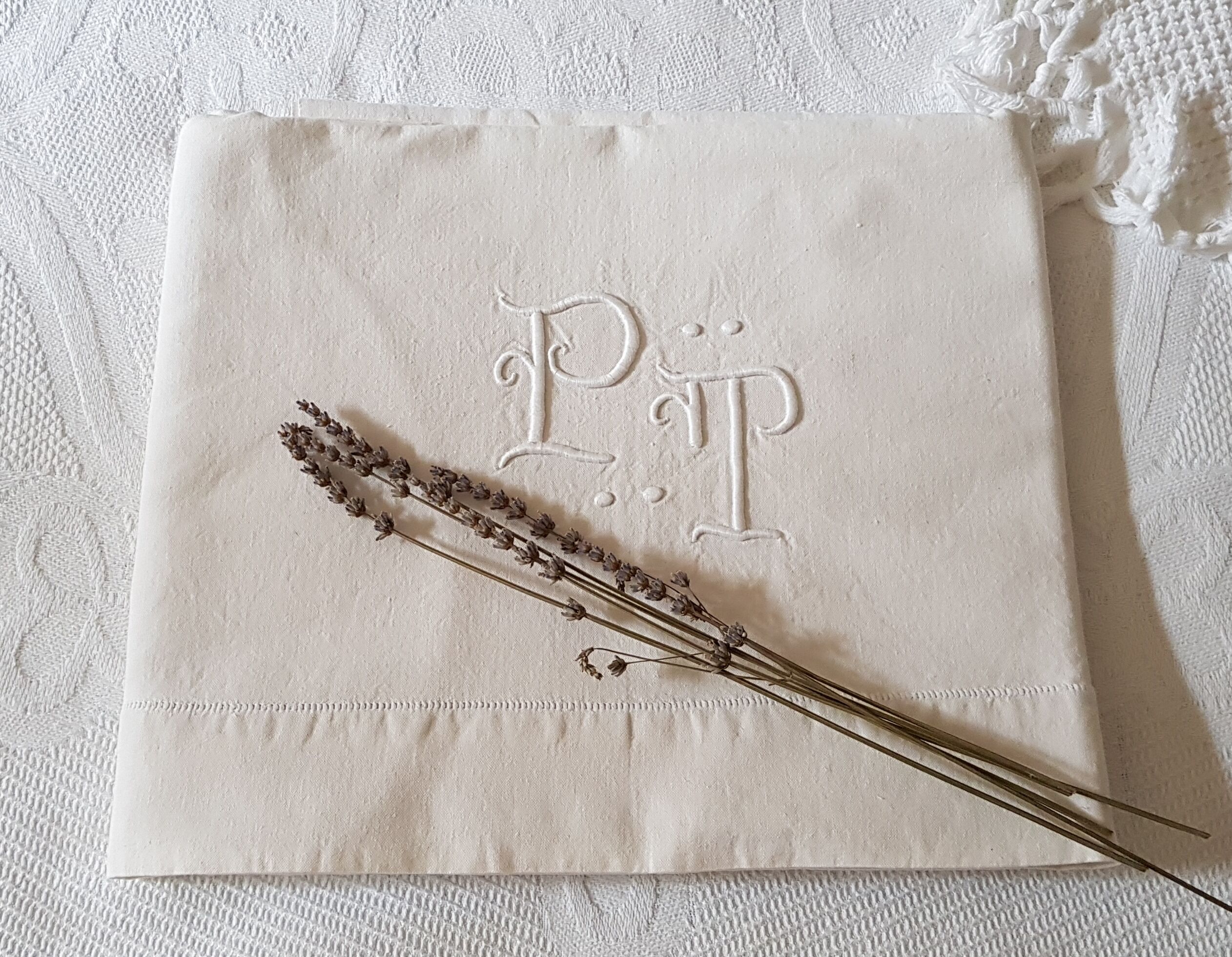 Monogrammed sheet pt