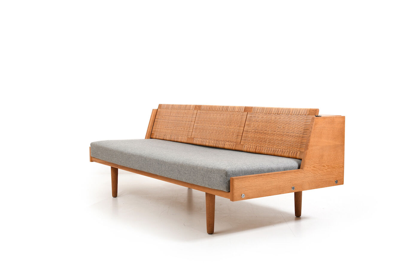 Daybed GE-258 en chêne et canne par Hans J. Wegner
