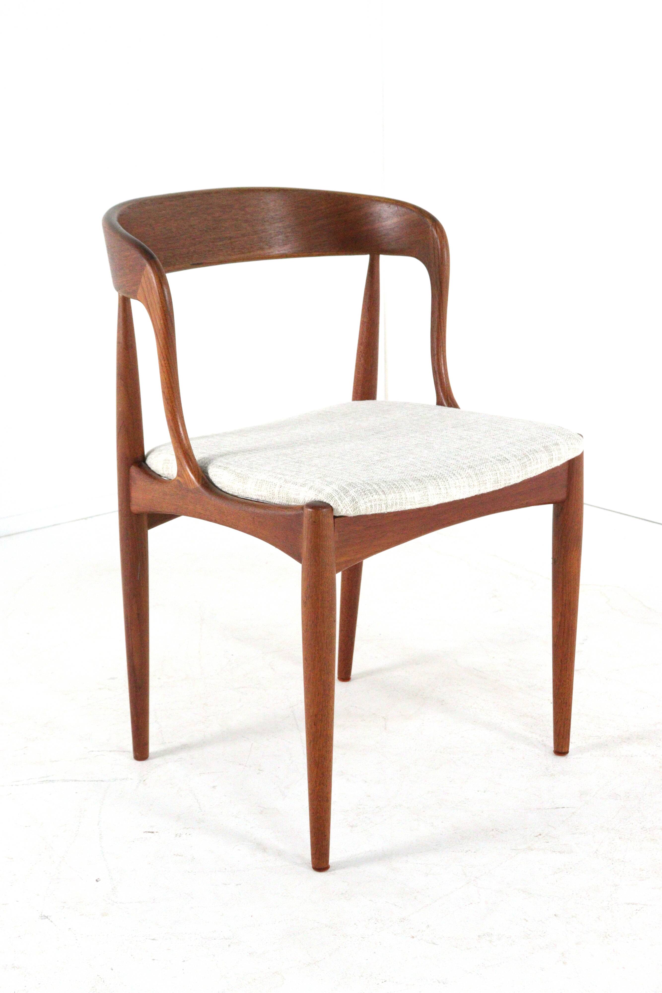 Set of 10 Johannes Andersen chairs for Uldum Møbelfabrik - Danish design