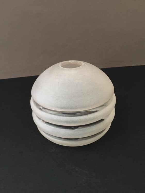 Round globe in slightly pink granite glass and white glass