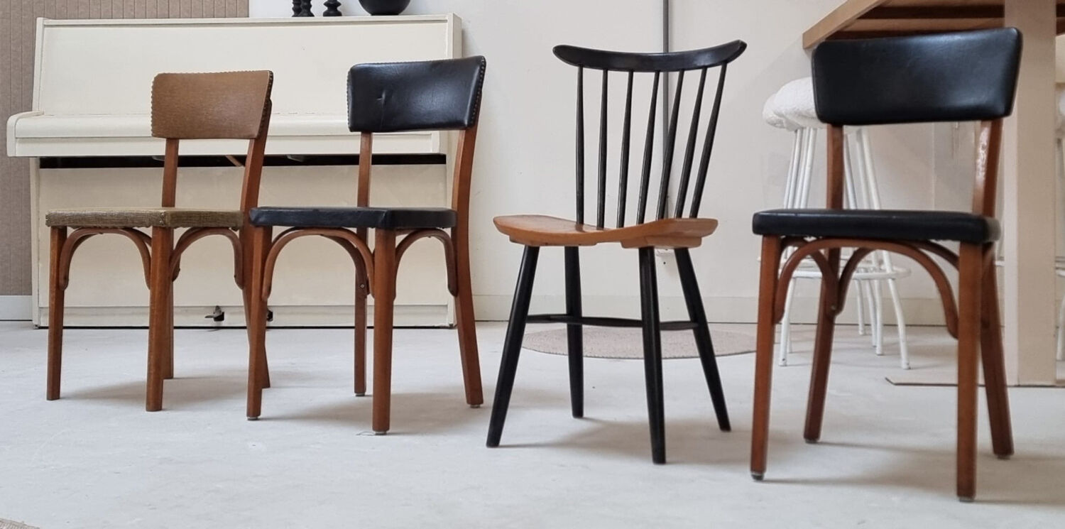 Chaises du milieu du siècle