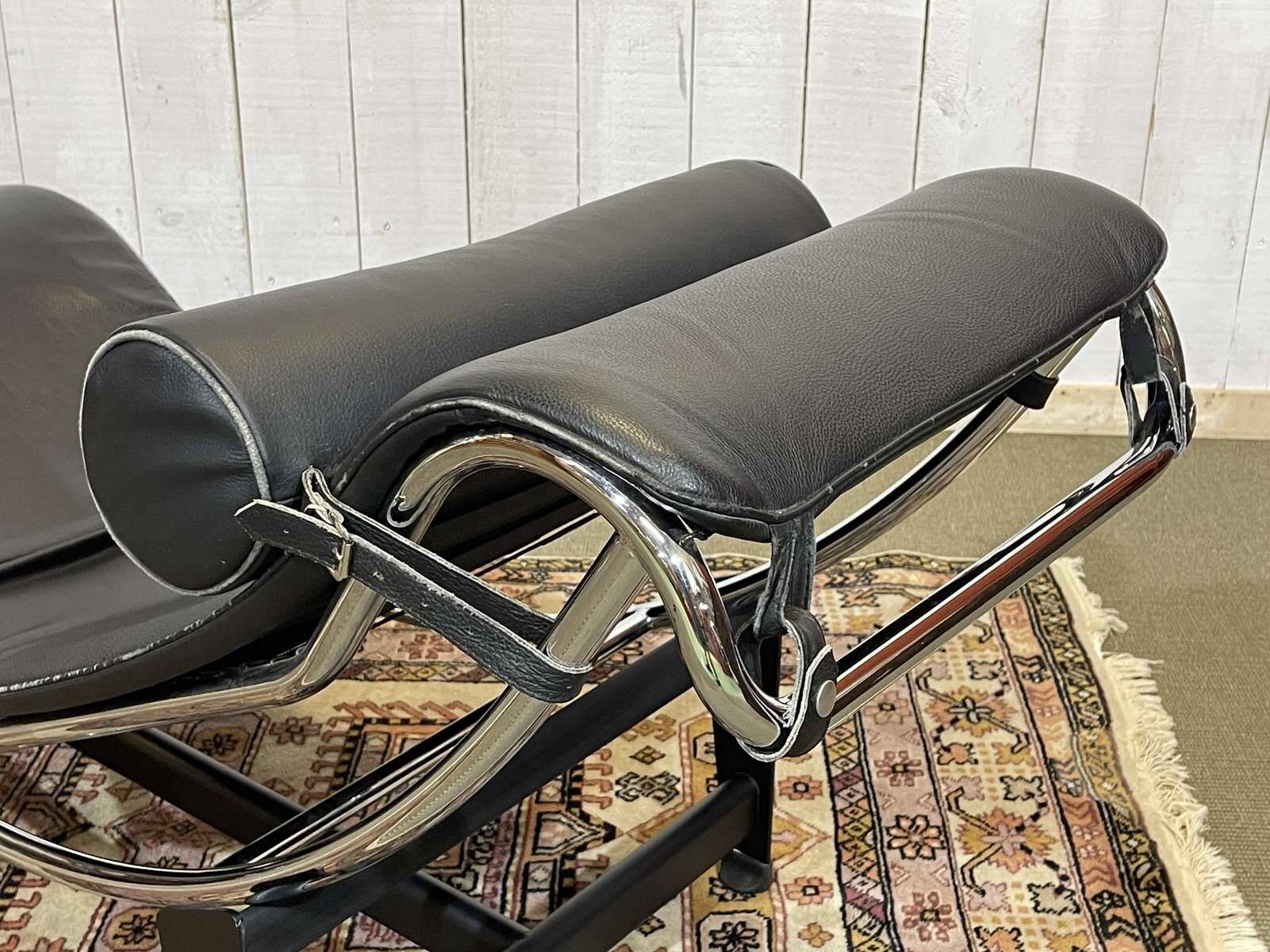 Chaise longue in the style of the LC4 by Le Corbusier - modern work