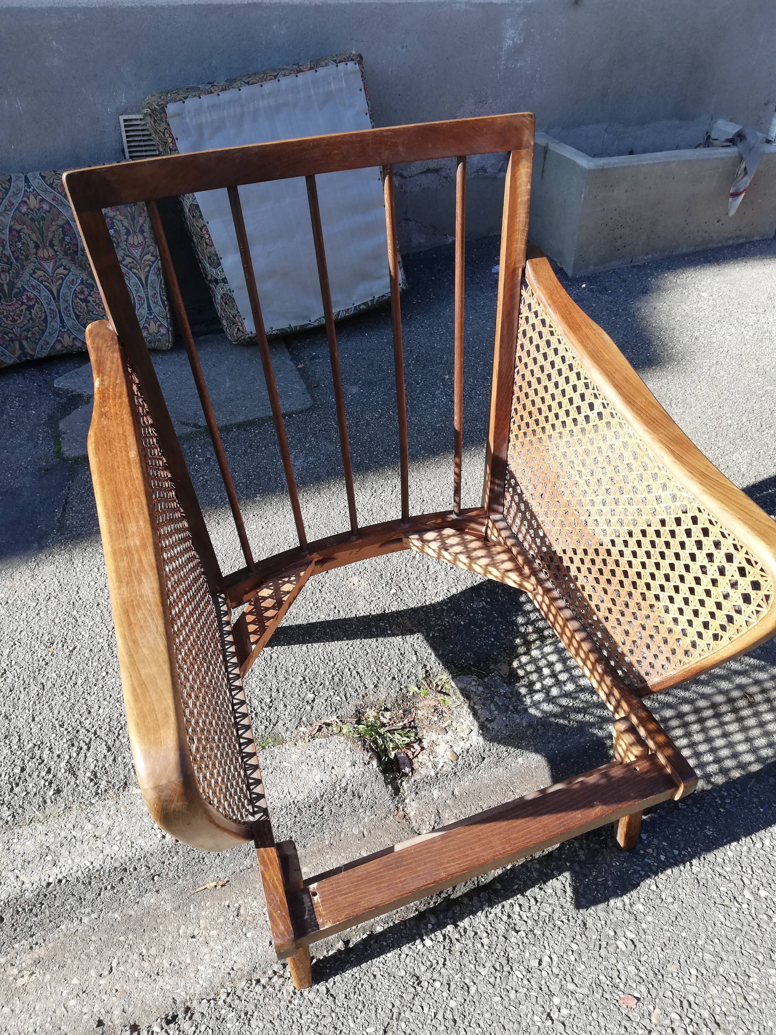 Armchair year 50 canage and compass foot