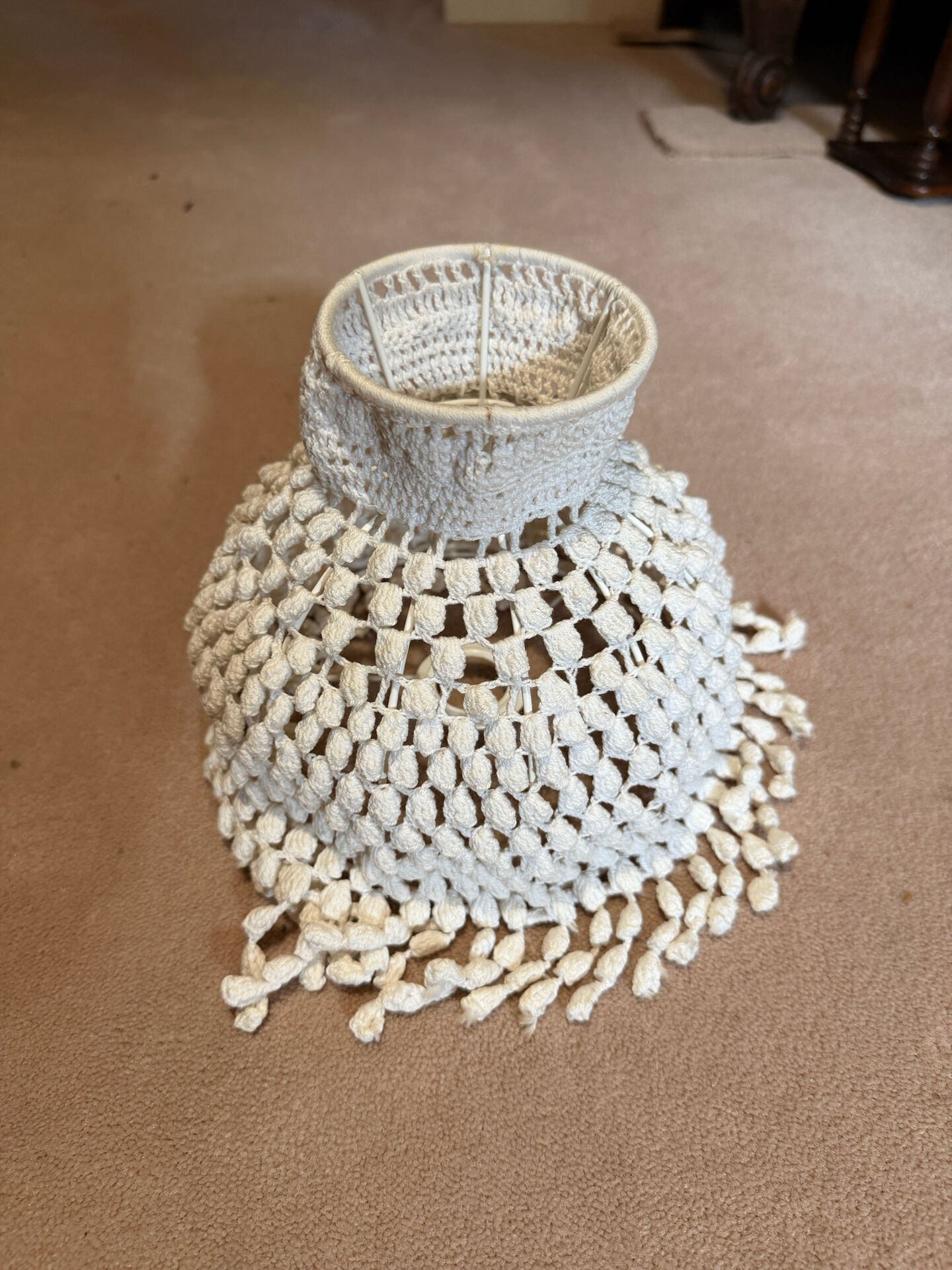 Abat-jour vintage en crochet blanc à franges