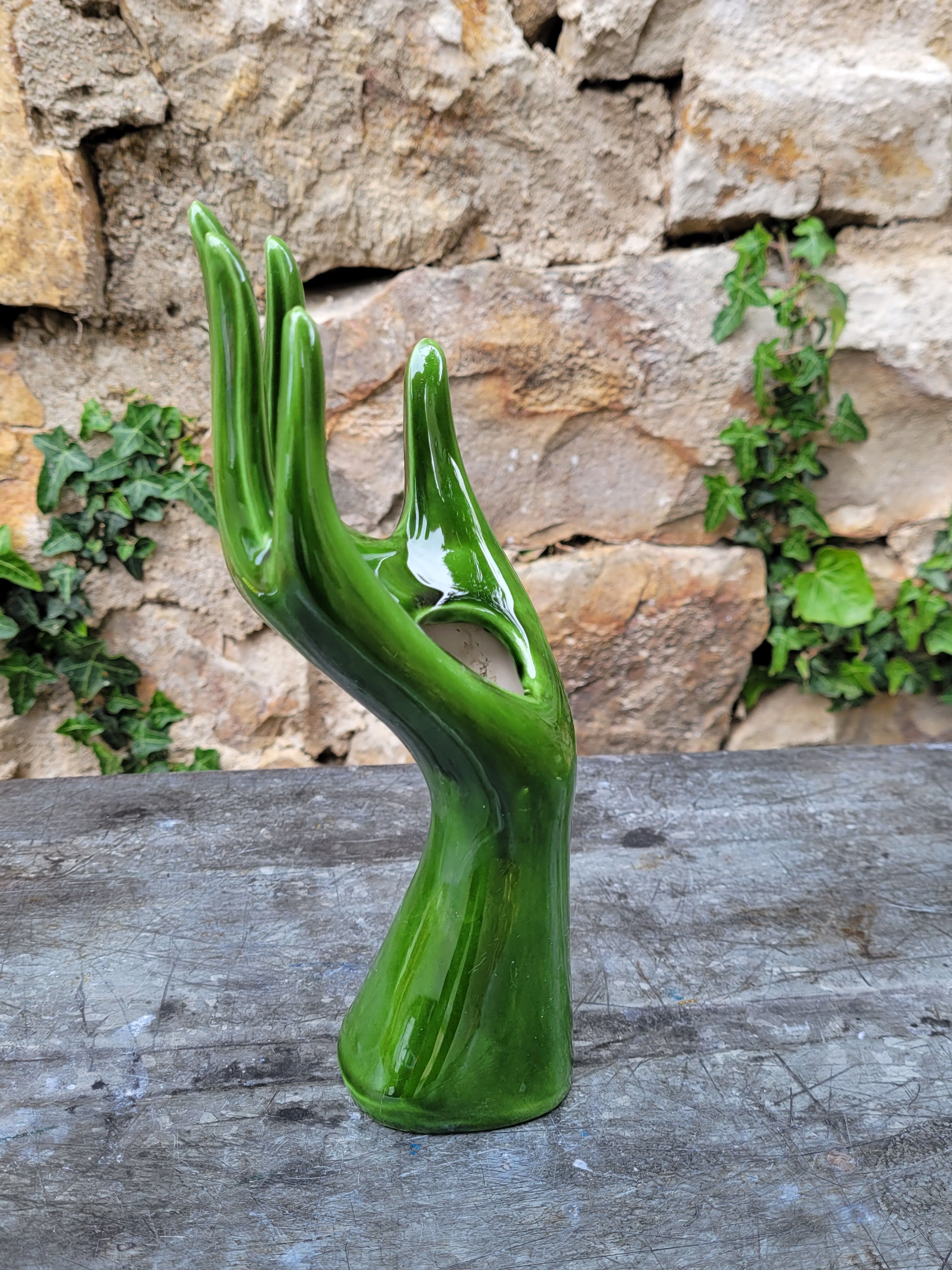 Hand-shaped baguier vase