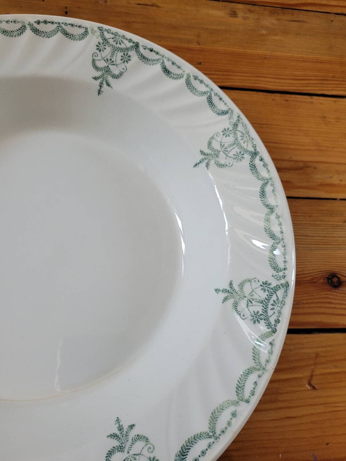 Large hollow dish Moulin des Loups et Hamage 451D