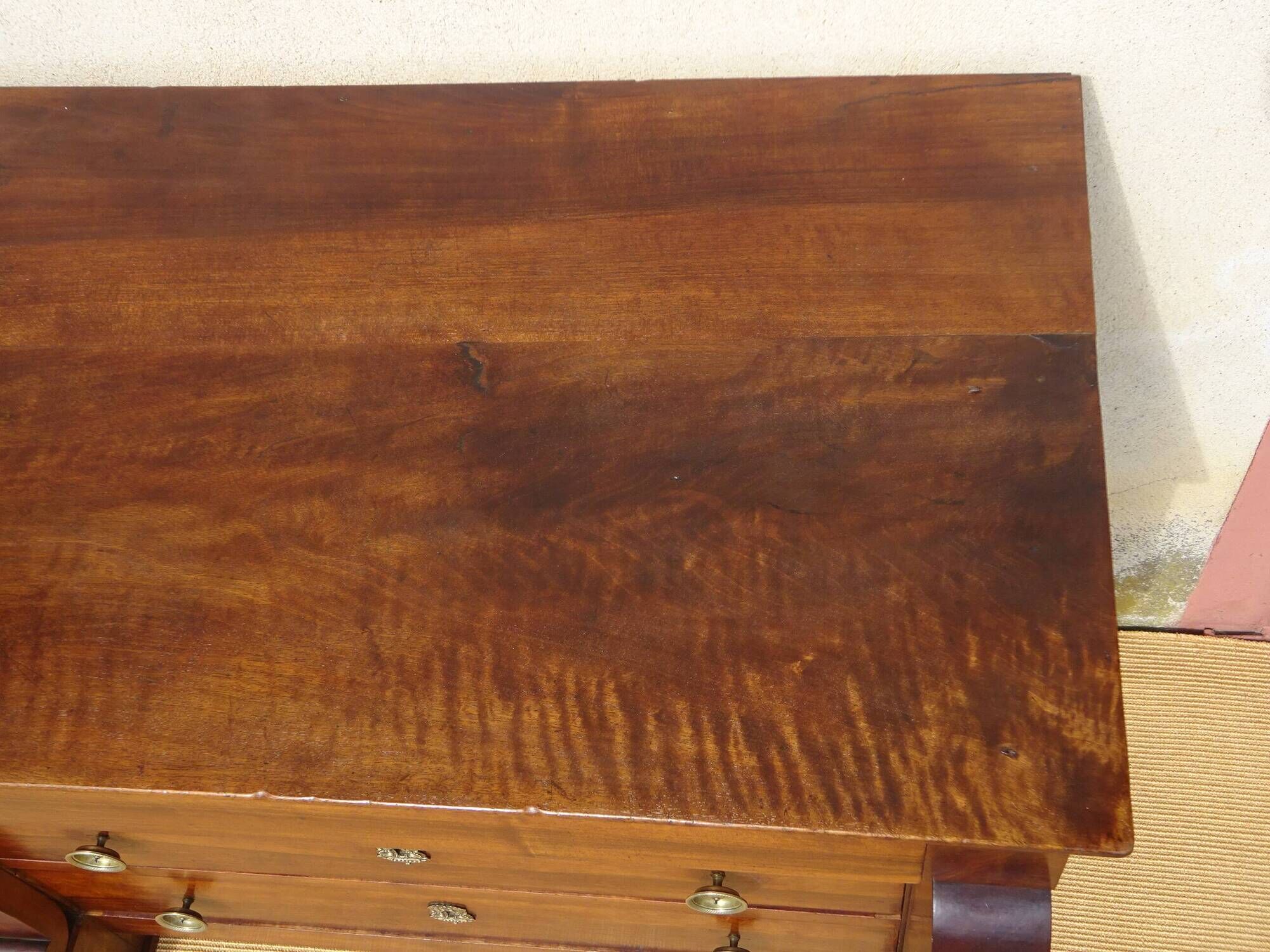 Antique chest of drawers with cross motifs, made entirely of solid walnut.