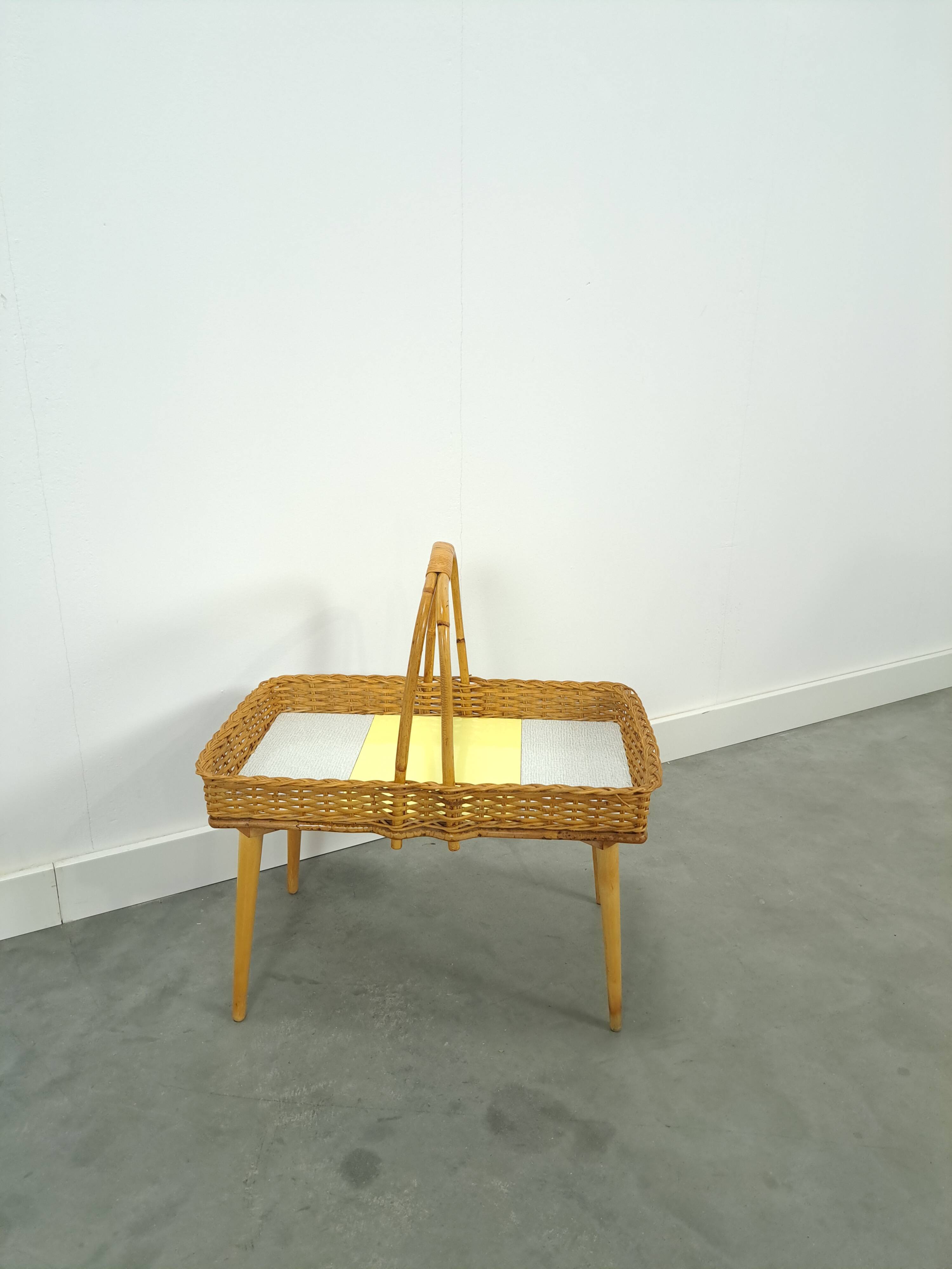 Rattan vintage tray on legs with yellow formica, fruit basket