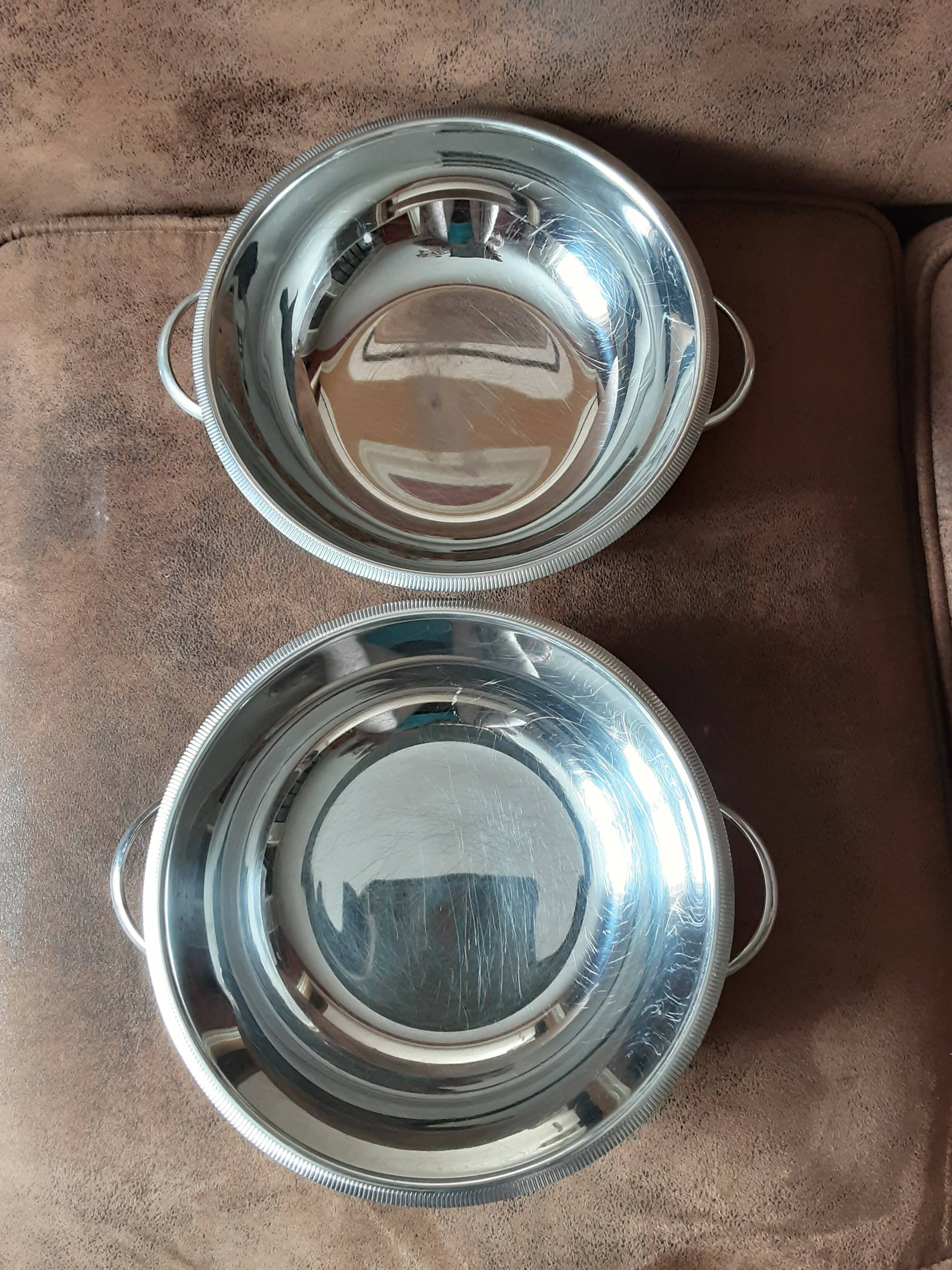 Set of 2 stainless steel salad bowls