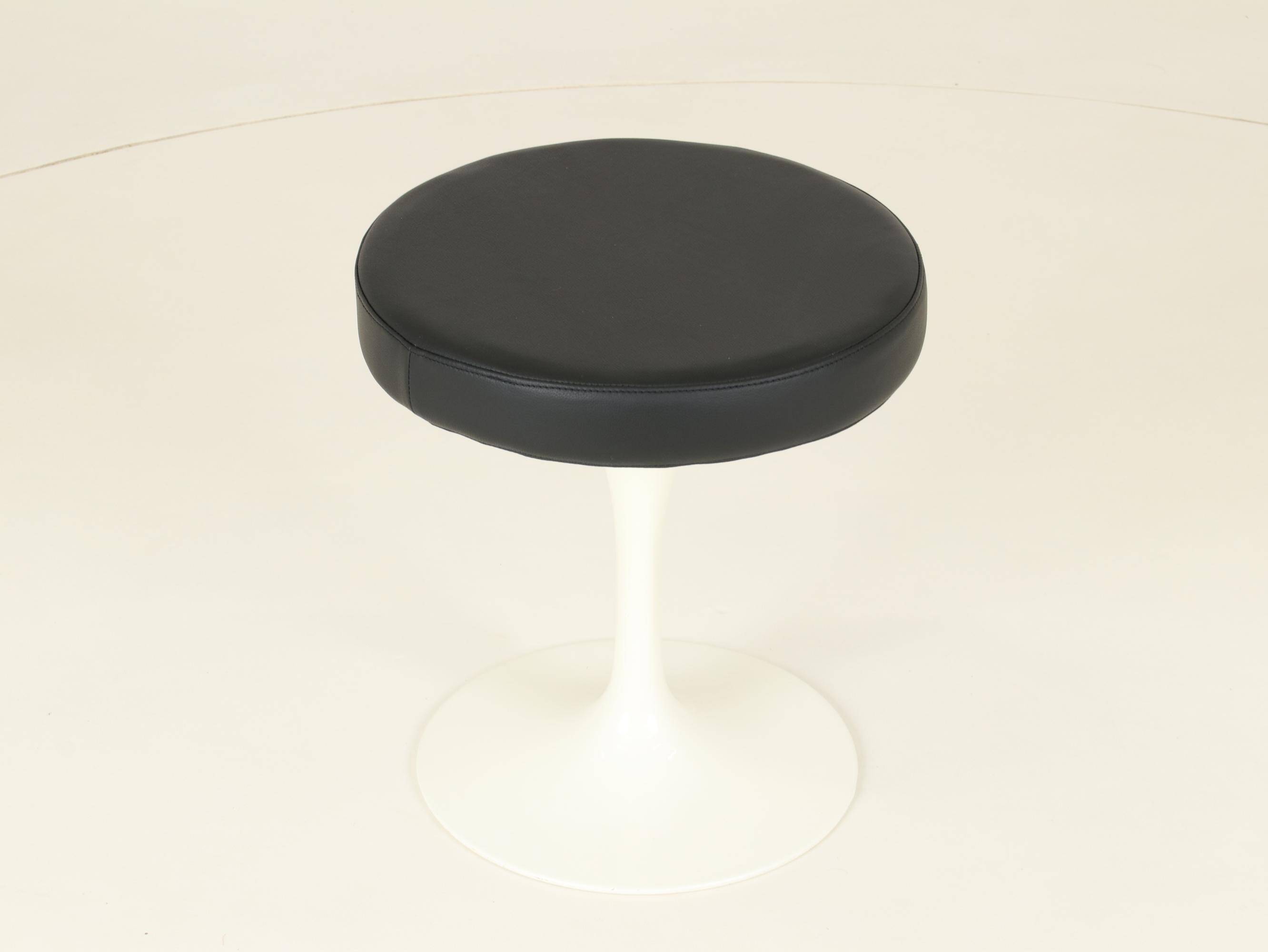 Side Chair or Stool by Eero Saarinen for Knoll 1960s