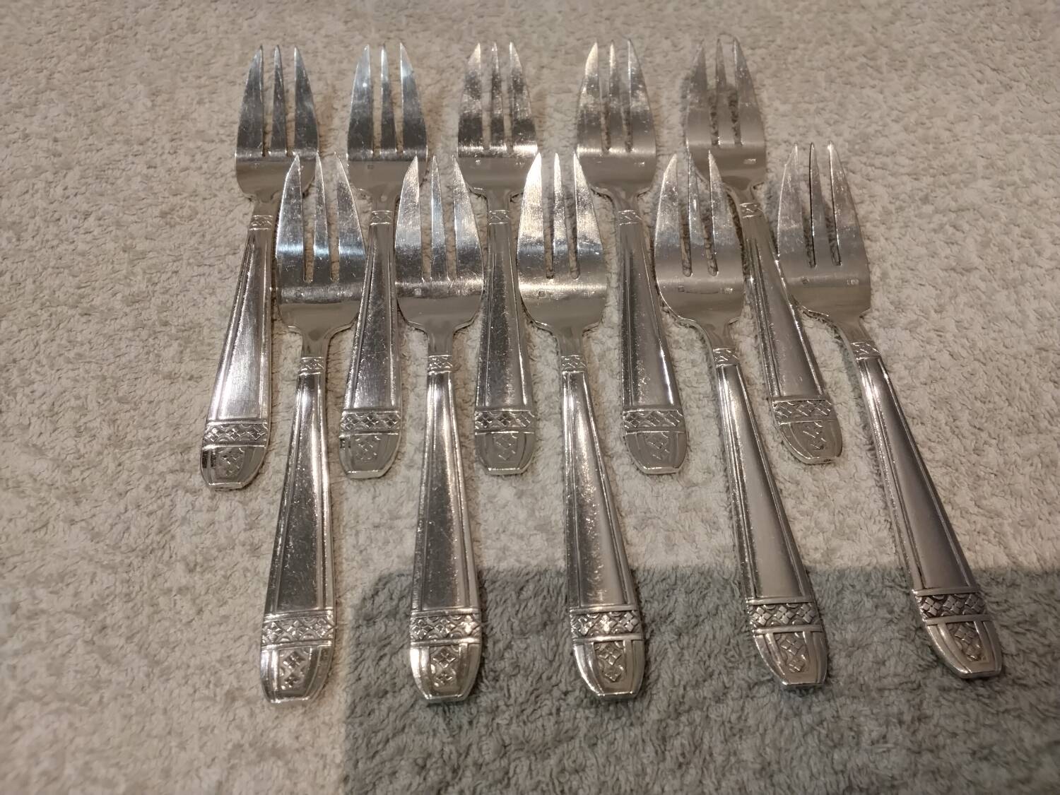 10 silver-plated metal cake forks from the Monaco Grand Prix