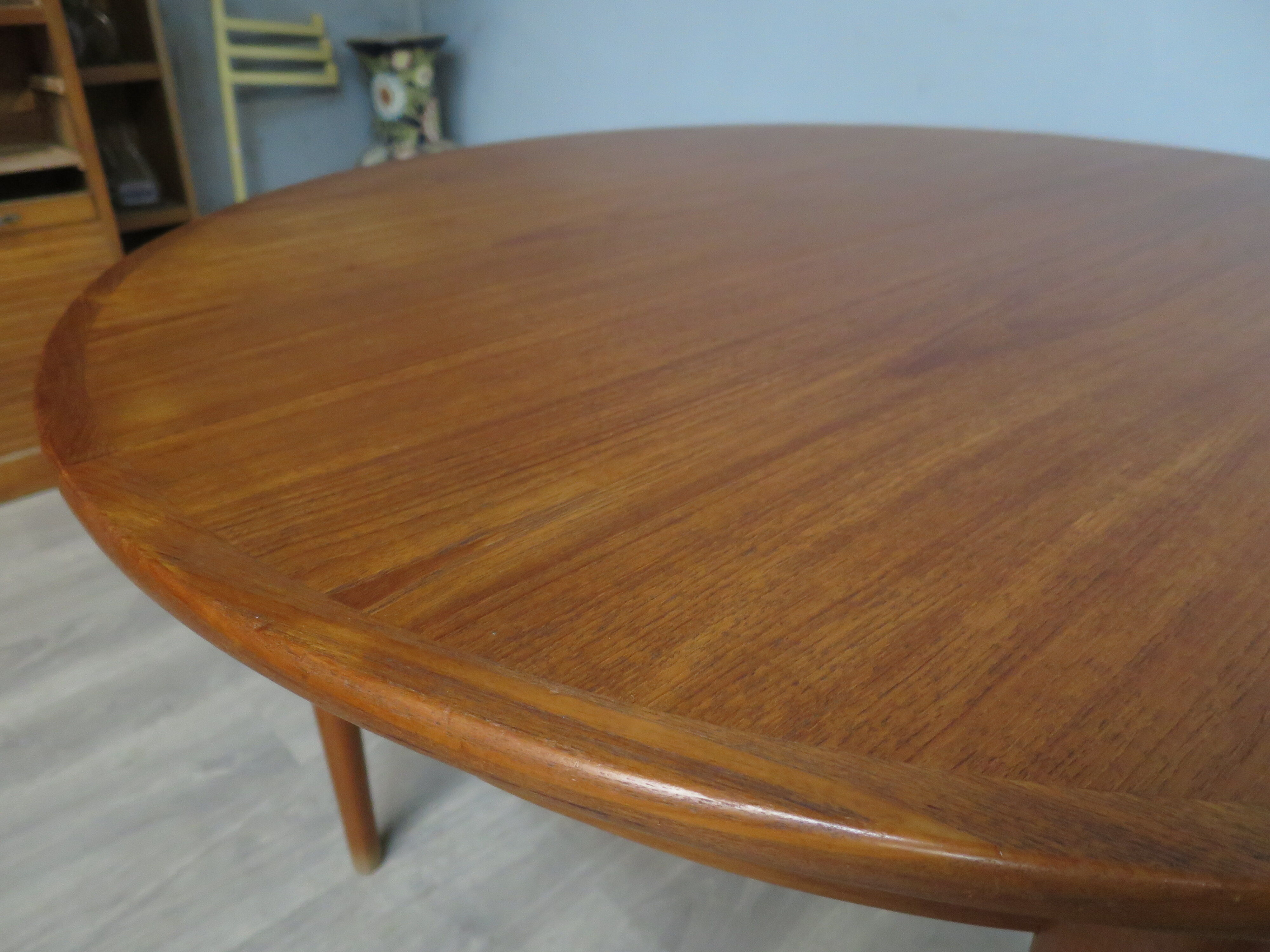 Scandinavian round table MSE Mobler in teak