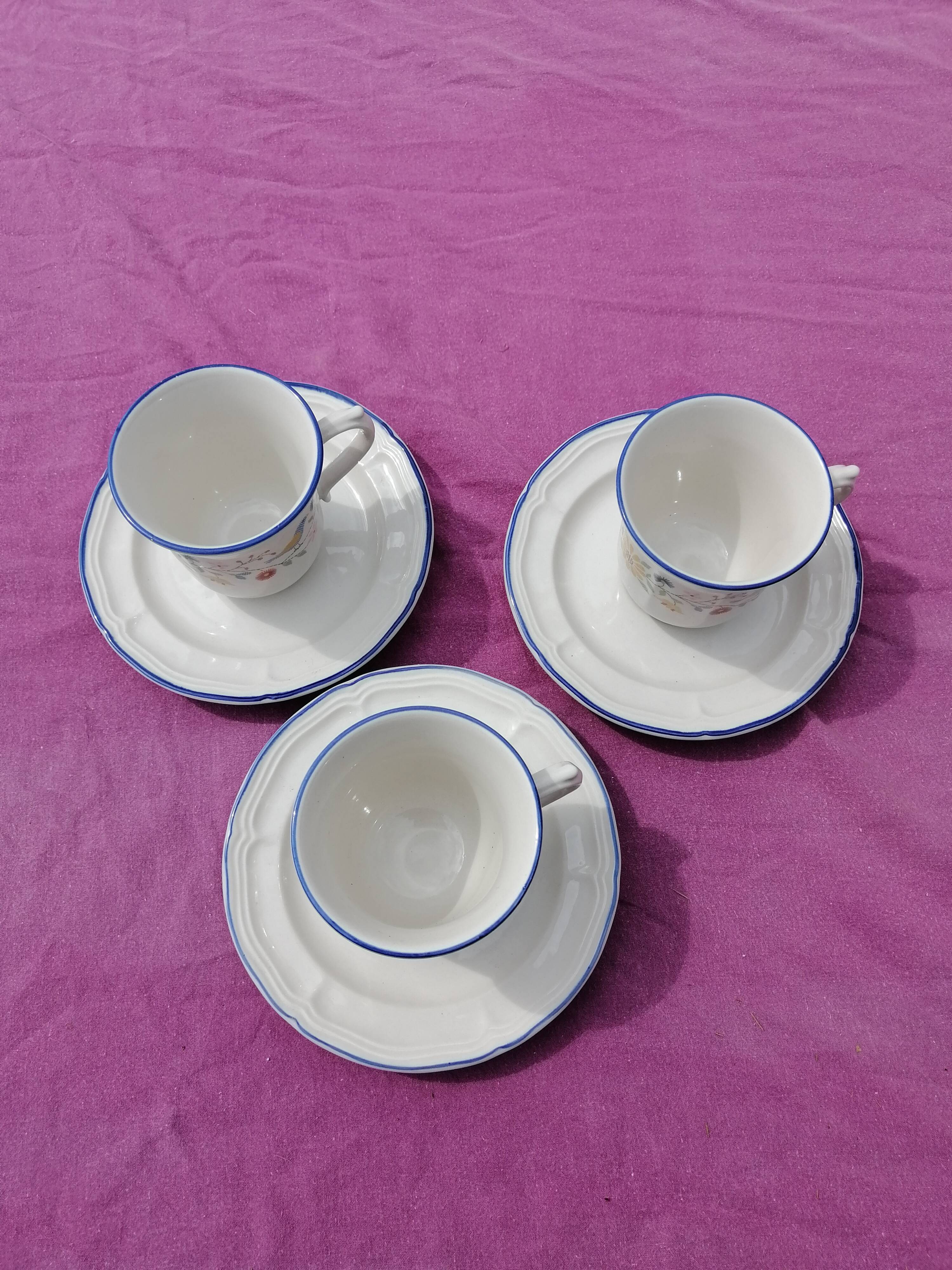 Lots of 3 cups & ceramic saucers