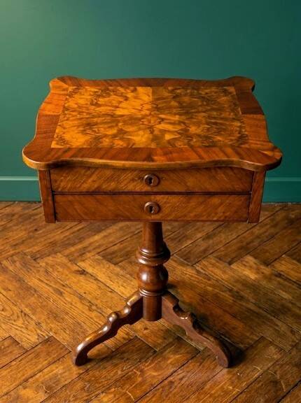 Work table / Chest of drawers with a system in thuya burl and veneer