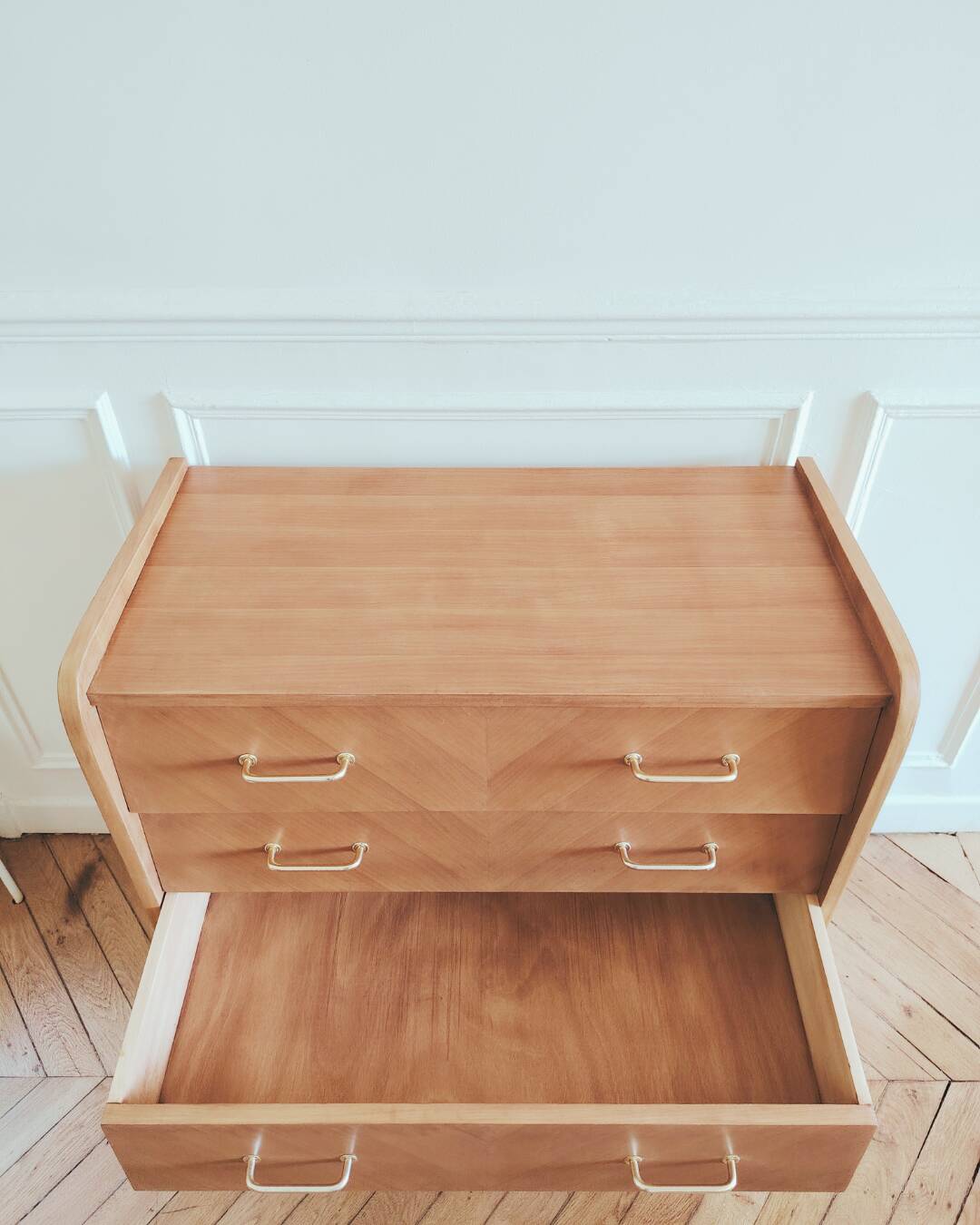 Commode au design scandinave vintage rénovée, années 60