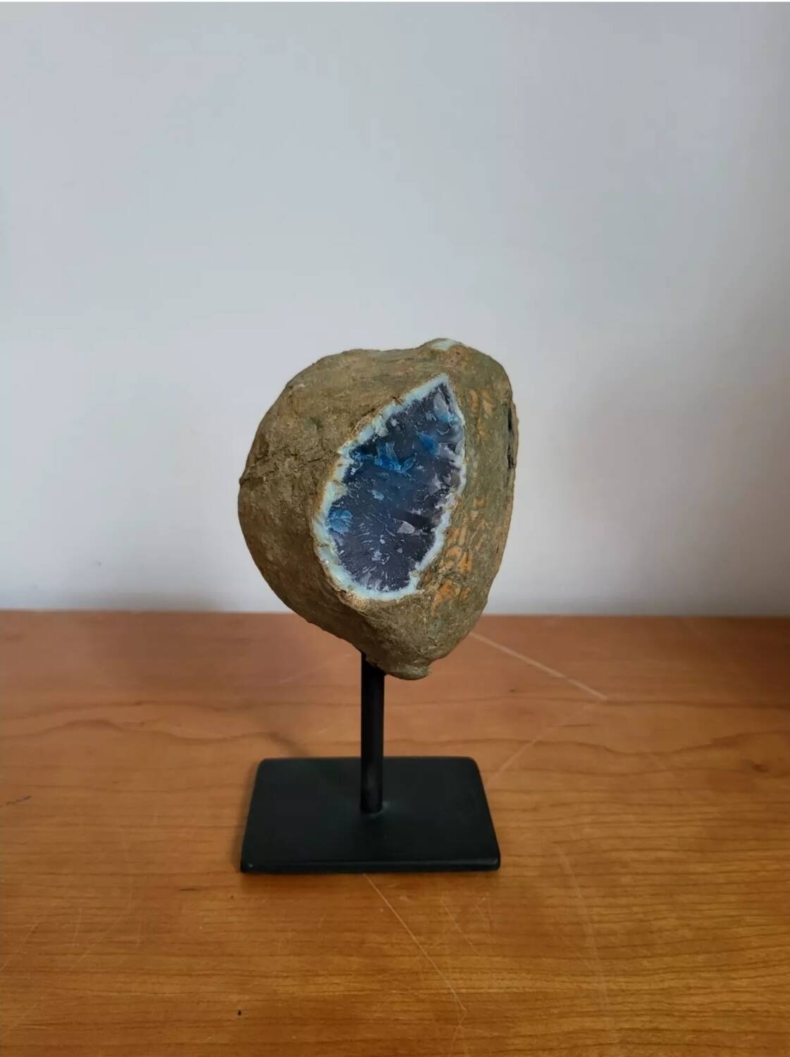 Blue Geode Agate on support