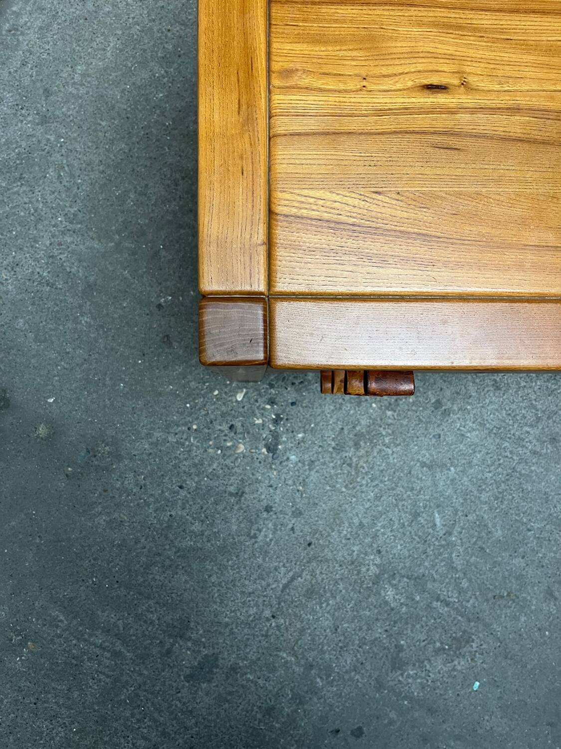 Maison Regain chest of drawers in elm and leather, 1970