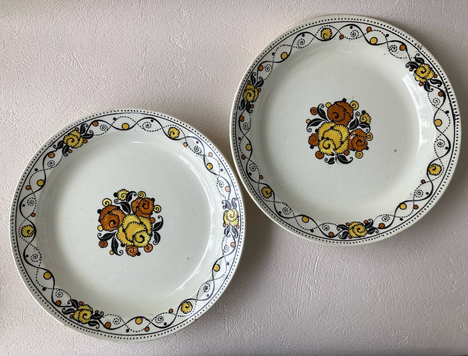 2 Art Deco dinner plates Boch Frères La Louvière Belgium